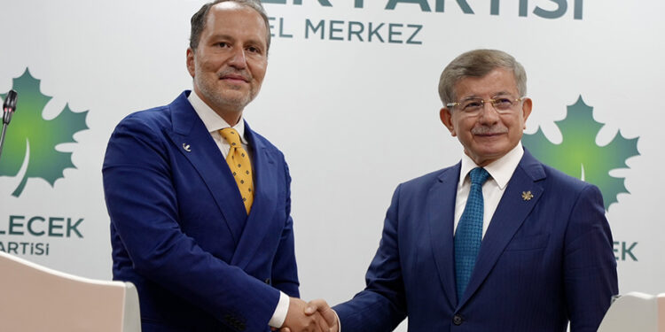 Erbakan’dan AKP’ye ‘transfer’ tepkisi: “Bunlar, erimekte olan iktidarın son çırpınışları!”