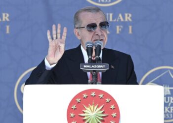 Erdoğan: Malazgirt, 2071 Türkiye’sine giden yolda fenerdir