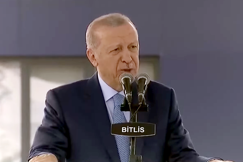 Erdoğan’dan İBB’ye ‘kaçak yapı’ tepkisi: “Para babalarına peşkeş çekiyorlar”