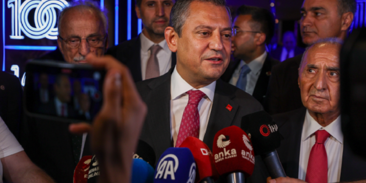 Eski CHP Başkanlarıyla Görüşen Özel’den Açıklama: 'Kılıçdaroğlu’nu Ziyaret Edeceğim'