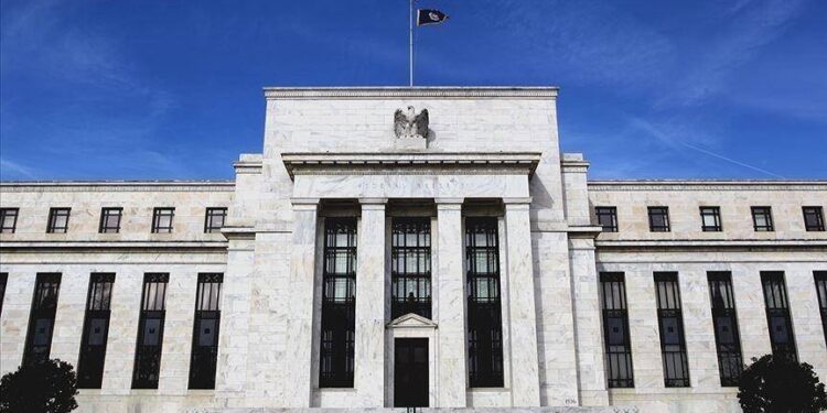Fed'den acil toplantı kararı gelecek mi?