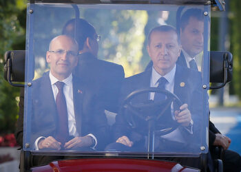 Fehmi Koru’dan fıkra: Ya eşek ölür, ya padişah ölür, ya da ben ölürüm…
