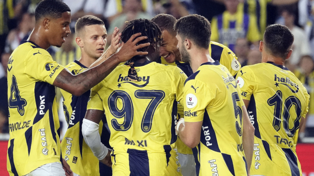 Fenerbahçe, Süper Lig’e 3 Puanla Başladı