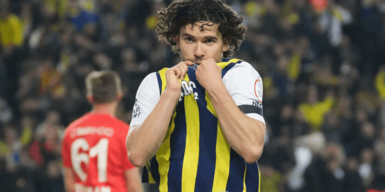 Fenerbahçe'de Ferdi Kadıoğlu Resmen İngiltere Yolcusu: Kararını Yönetime Bildirdi