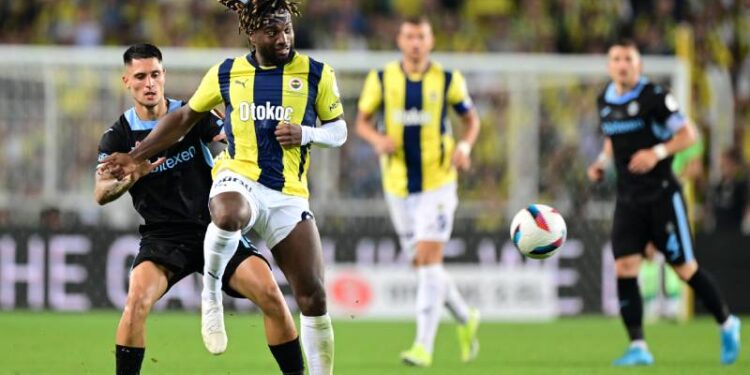 Fenerbahçe'nin yeni transferi Allan Saint-Maximin, performansıyla göz doldurdu