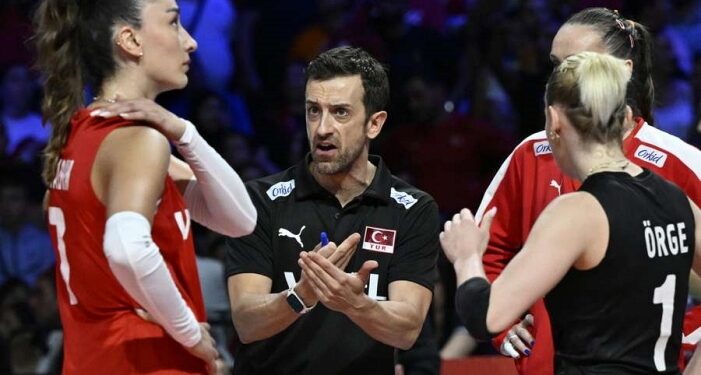 Filenin Sultanları’nın antrenörü Daniele Santarelli, eşine 4. kez mağlup oldu