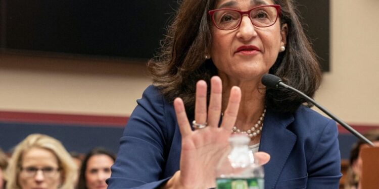 Filistin yanlısı öğrencileri Columbia Üniversitesi’ne polis sokarak tutuklatan rektör istifa etti