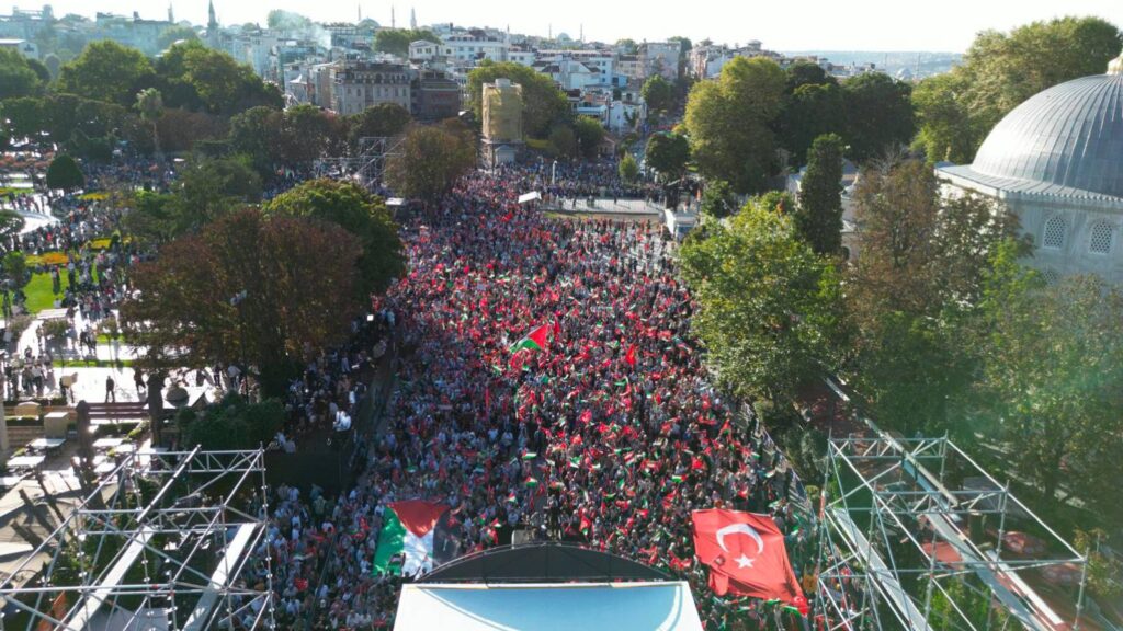 Filistin'e Destek Platformu'ndan Ayasofya Meydanı'nda Hamas lideri Haniye için yürüyüş: "Hamas'a selam, direnişe devam"