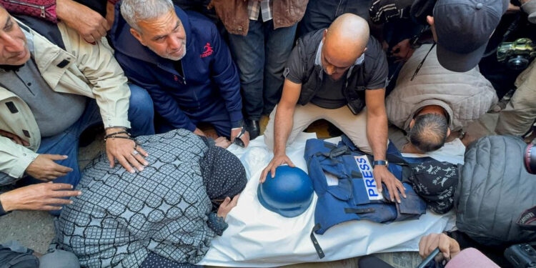 Gazetecilerden AB’ye “İsrail’e karşı harekete geç” çağrısı