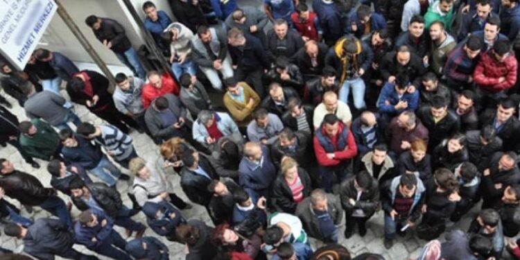 "Geçtiğimiz ay bir şehir nüfusu kadar insan işsiz kaldı"