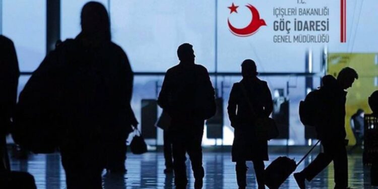 Göç İdaresi Başkanlığı, "noterlikler üzerinden sığınmacıların işlemlerinin yapıldığı" iddialarını yalanladı