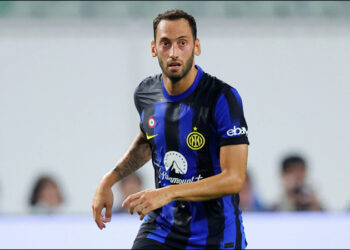 Hakan Çalhanoğlu'ndan transfer açıklaması: Ayrılmayı düşünmedim