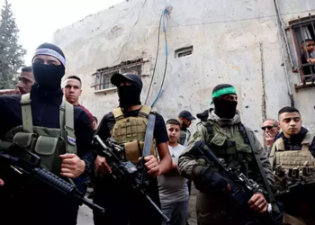 Hamas duyurdu: İki muhafız sorumlu olduğu İsrailli rehinelere saldırdı, biri öldü, iki rehineyi kurtarmaya çalışıyoruz