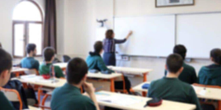 “Her bir ortaokul ve lise öğrencisinin aylık eğitim masrafı 4 bin lirayı aştı”