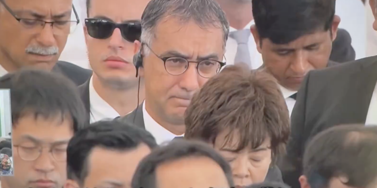 Hiroşima anmasında vali isim vermeden “Kadınlar, çocuklar füzeyle parçalanıyor” dedi, kamera İsrail Büyükelçisi’ne odaklandı