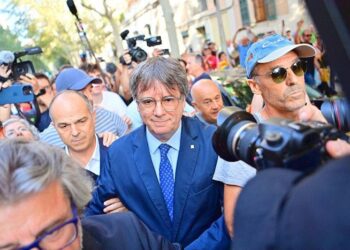İSPANYA | Katalan lider Puigdemont, yakalama kararına rağmen 7 yıl sonra ülkesine döndü