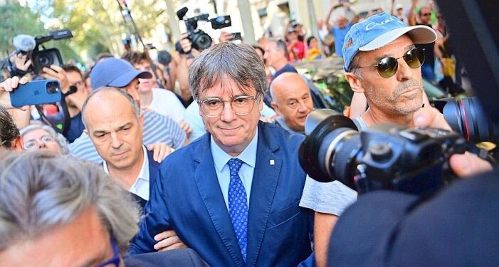 İSPANYA | Katalan lider Puigdemont, yakalama kararına rağmen 7 yıl sonra ülkesine döndü