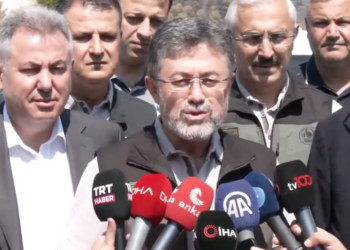 İbrahim Yumaklı: “Üç noktada yangın kontrol altına alındı, devam eden 5 yangın var”