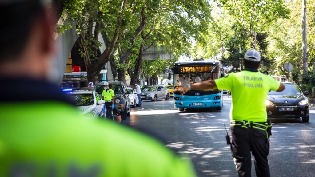 İçişleri Bakanı Yerlikaya, bir haftalık trafik denetimi verilerini açıkladı