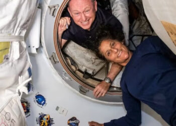 İki Astronot Uzayda Mahsur Kaldı, Nasıl Dönecekleri Belirsiz!