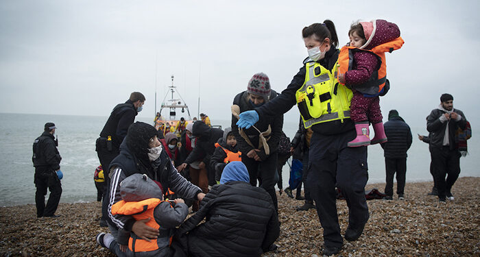 İngiltere’ye yasa dış göç rekor kırdı: Türklerin sayısı Suriyelilerden fazla!