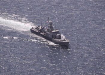 İran Devrim Muhafızları donanması 'yüksek patlayıcı başlıklara sahip' yeni füzeleri teslim aldığını duyurdu