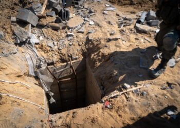 İsrail’in Gazze’de 10 gün önce vurduğu tünelde Hamas’ın iki siyasi büro üyesi ve üç komutanı öldü. Kayıplar Hamas’ın geleceğini etkileyecek düzeyde