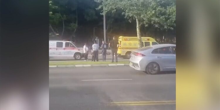 İsrail’in Holon kentinde düzenlenen bıçaklı saldırıda 2 İsrailli öldü iki kişi yaralandı