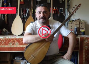 Ustası bağlamanın inceliklerini anlattı: 'İyi bir öğrenci olursan bağlama iyi bir öğretmendir'