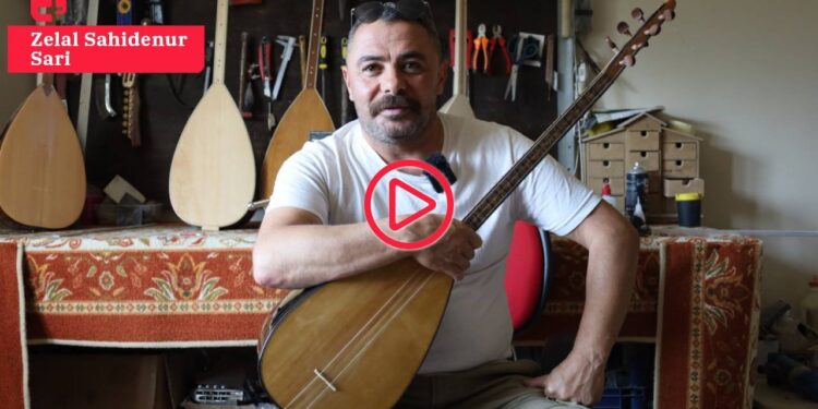 Ustası bağlamanın inceliklerini anlattı: 'İyi bir öğrenci olursan bağlama iyi bir öğretmendir'