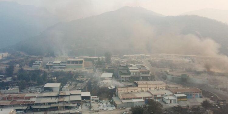 İzmir Karşıyaka'daki yangın felaketinde üçüncü güne girildi