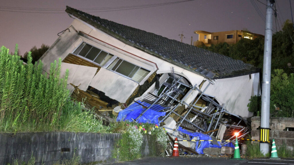 Japonya'da 'büyük deprem' uyarısı sürüyor: 707 belediyeye talimat