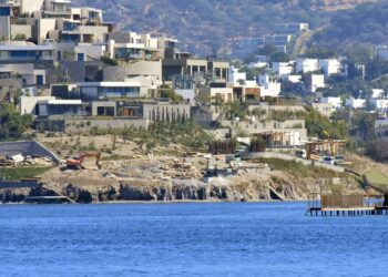 Kaçak yapıyla mücadele eden Bodrum Belediyesi'nin yaptığı bina 'kaçak' çıktı