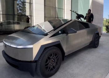 Kadirov, ‘Elon Musk’ın hediyesi’ Cybertruck’a tüfek entegre etti: Ukrayna’ya karşı kullanılacak
