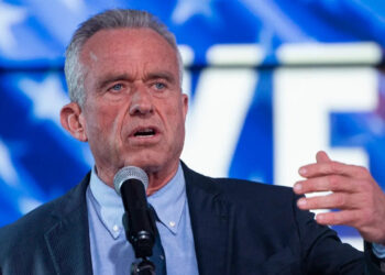 Kennedy'den Trump'a Destek: Lehine Çekildi