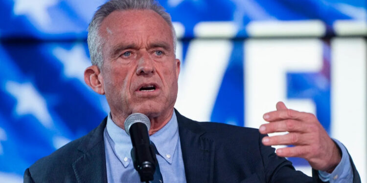 Kennedy'den Trump'a Destek: Lehine Çekildi