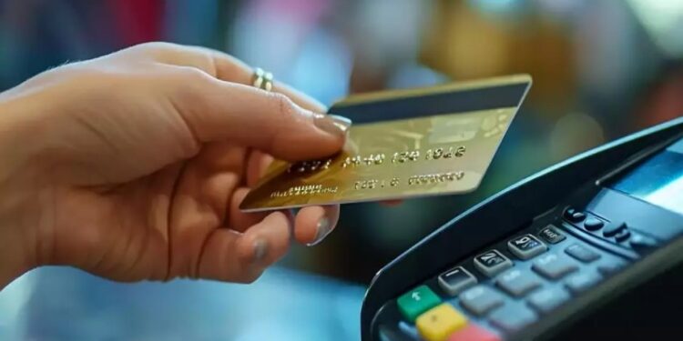 Kredi kartı ile ödemeler yıllık bazda arttı