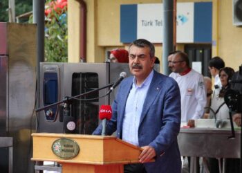 MEB Bakanı Tekin, gastronomi okullarında bazı eksiklikler var diyerek Türkiye'nin tanınmış şeflerine seslendi