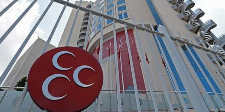 MHP'de Üst Düzey Ayrılık: İstifasını Sosyal Medyadan Duyurdu