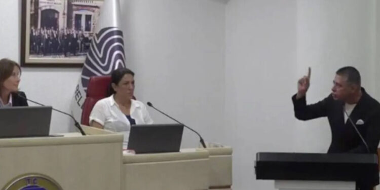 MHP’li meclis üyesi, Seyhan Belediye Başkanı’nı Ülkü Ocakları’yla tehdit etti