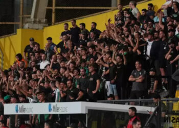 Maç Sonunda İlginç Anlar! Taraftar İstifa İstedi, Futbolcular Destek Verdi