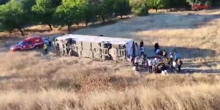 Malatya’da yolcu otobüsü şarampole yuvarlandı: 22 yaralı
