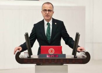 Meclis’teki saldırıda kaşı yarılan CHP’li Konuralp: AK Partililer suçluların telaşı içinde