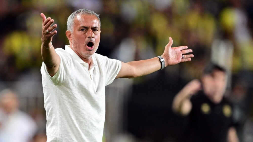 Mourinho Bir Oyuncunun Daha Üstünü Çizdi