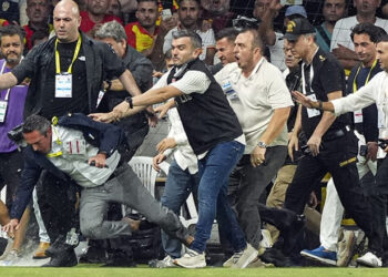Olaylı Göztepe Maçı Sonrası Fenerbahçe Başkanı Ali Koç'tan 54 İsme Suç Duyurusu