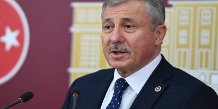 Özdağ, Gelecek Partisi’nin AKP’ye katılacağına yönelik iddiaları reddetti: ‘Ciddi bir operasyonla karşı karşıyayız’