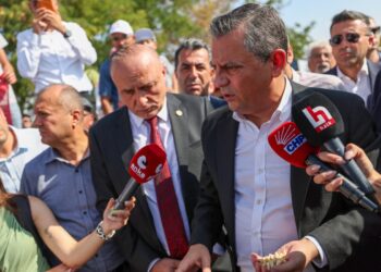 Özel’den Zafer Bayramı protokolü tepkisi: Gerginlikten medet umuyor, tansiyon yükselsin istiyorlar