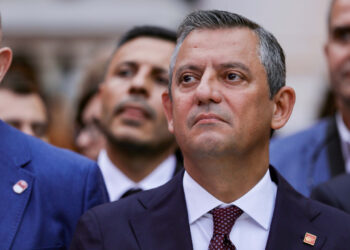 Özgür Özel: Alpay Özalan, demokrasi mikrobudur