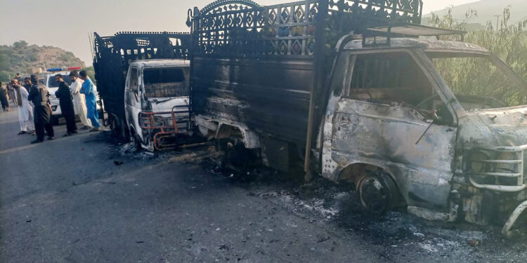 PAKİSTAN | Ayrılıkçı grup kimlik kontrolü yaptı, 22 kişiyi vurarak öldürdü