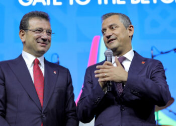 Paris'te İstanbul Evi'nin Açılışı Yapıldı... İmamoğlu: '2027 Avrupa Oyunları'na Ev Sahipliği Yapmak Güçlü Bir Birlik Sembolü Olacak'